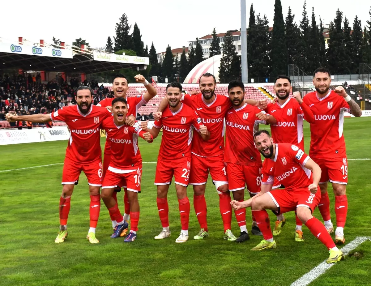 Balıkesirspor’dan 3 Maçta 3 Galibiyet: Zirveye Yerleşti