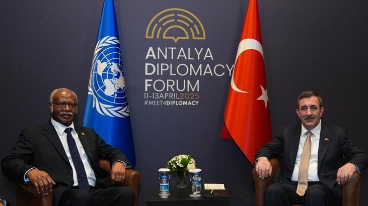 Cumhurbaşkanı Yardımcısı Yılmaz, BM Genel Kurulu Başkanı Yang ile görüştü